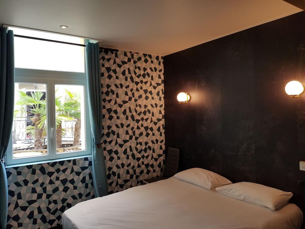 Brit Hotel Aux Sacres Reims, Centre Historique Buitenkant foto